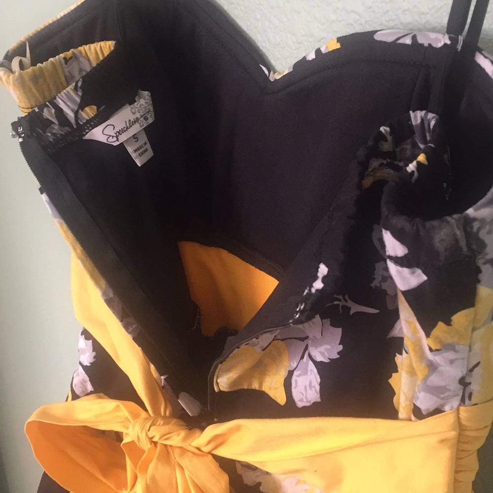 Black and yellow floral dress - Picture 5 of 5
